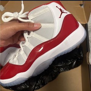 Jordan 11 Cherrys 2022